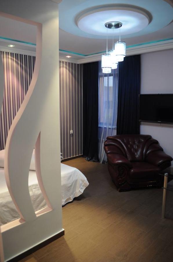 Hotel Apollon Yerevan Bagian luar foto