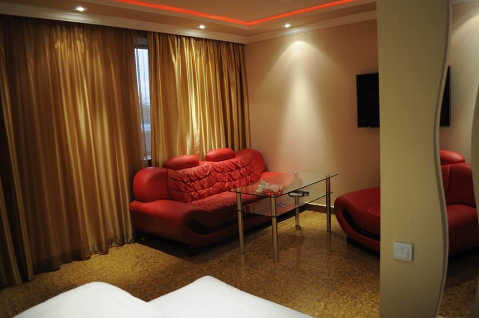 Hotel Apollon Yerevan Bagian luar foto