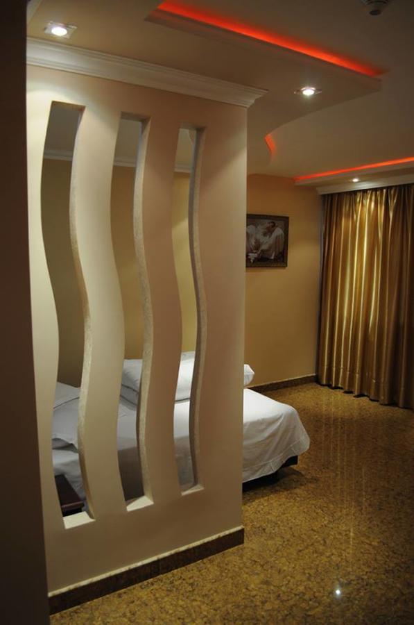 Hotel Apollon Yerevan Bagian luar foto